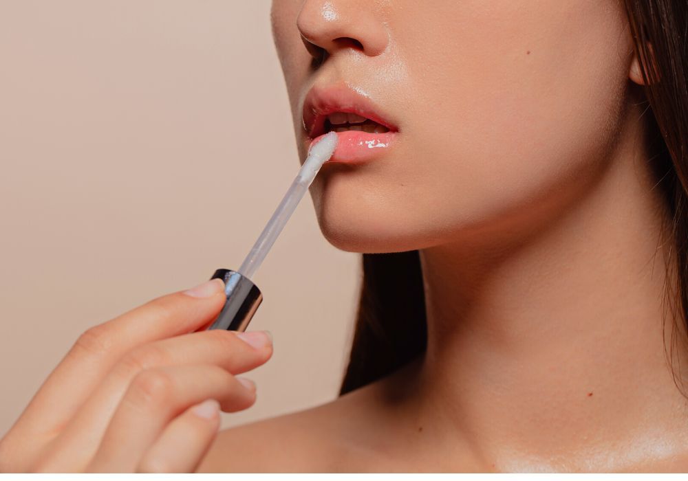 Castor Oil For Lips Is Having A Moment We're Here For It!